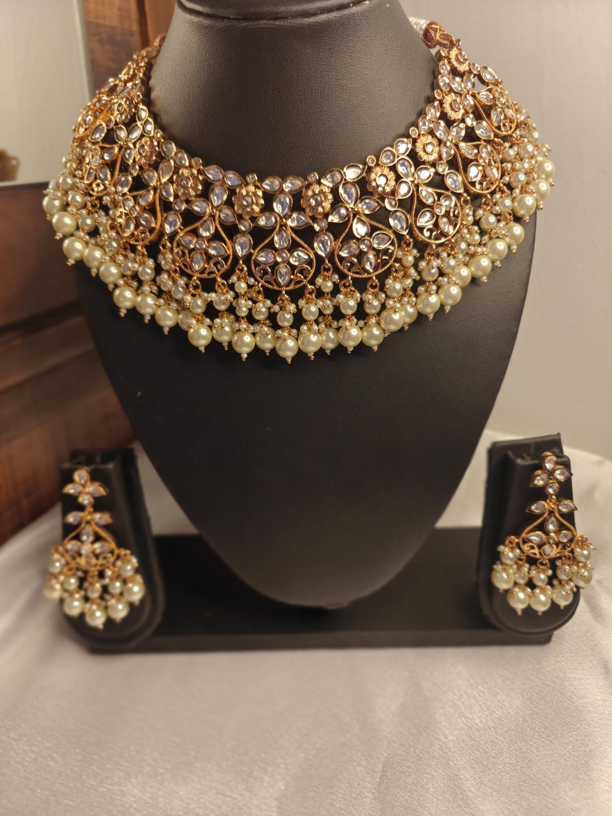 Necklace White Beads