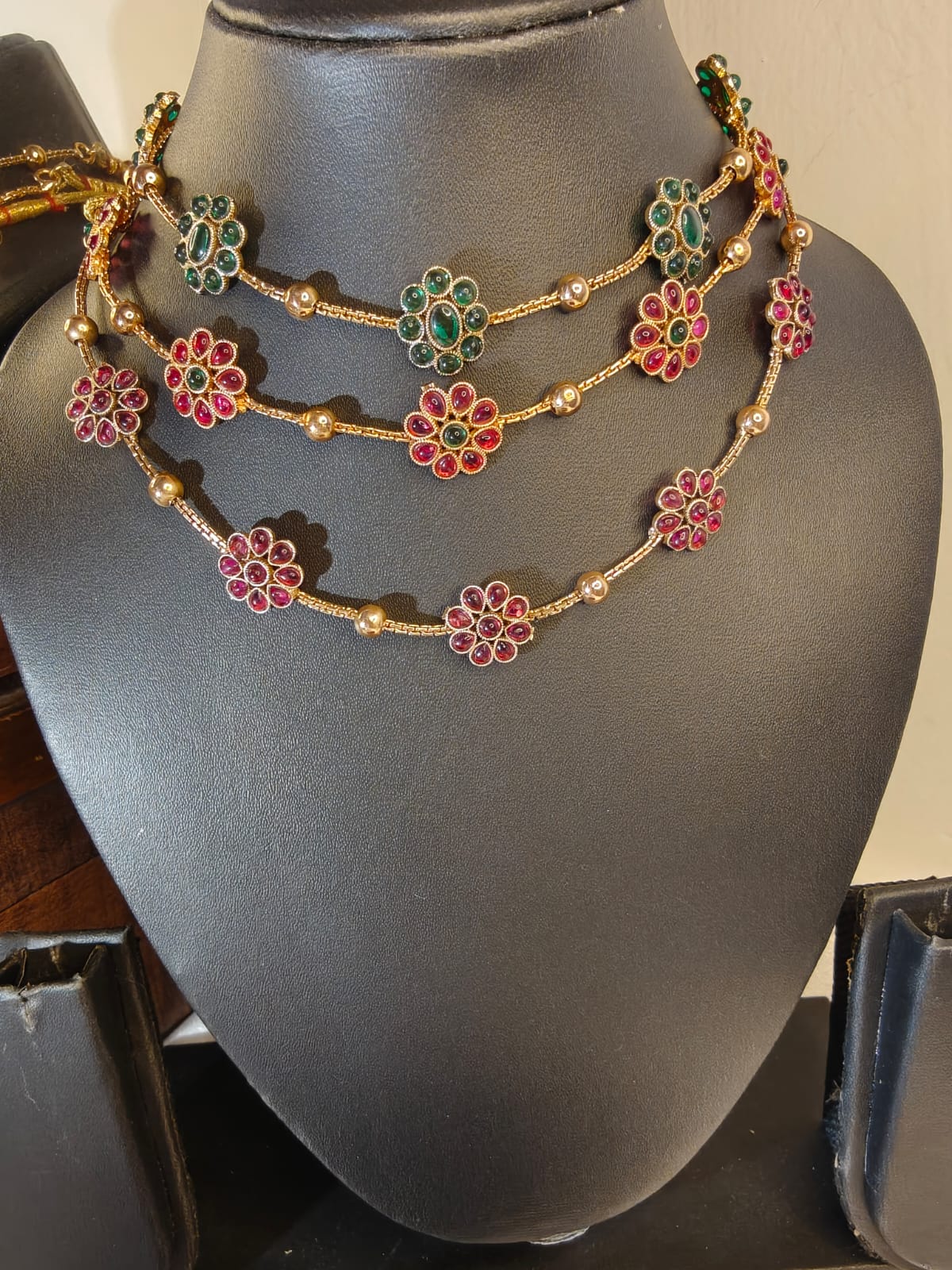 Kemp minimal neck chain