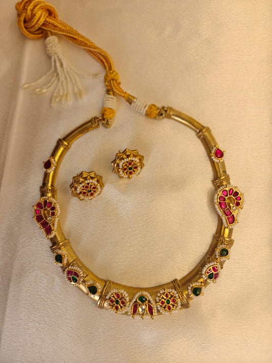 Pachi Kundan Hasli Necklace Set