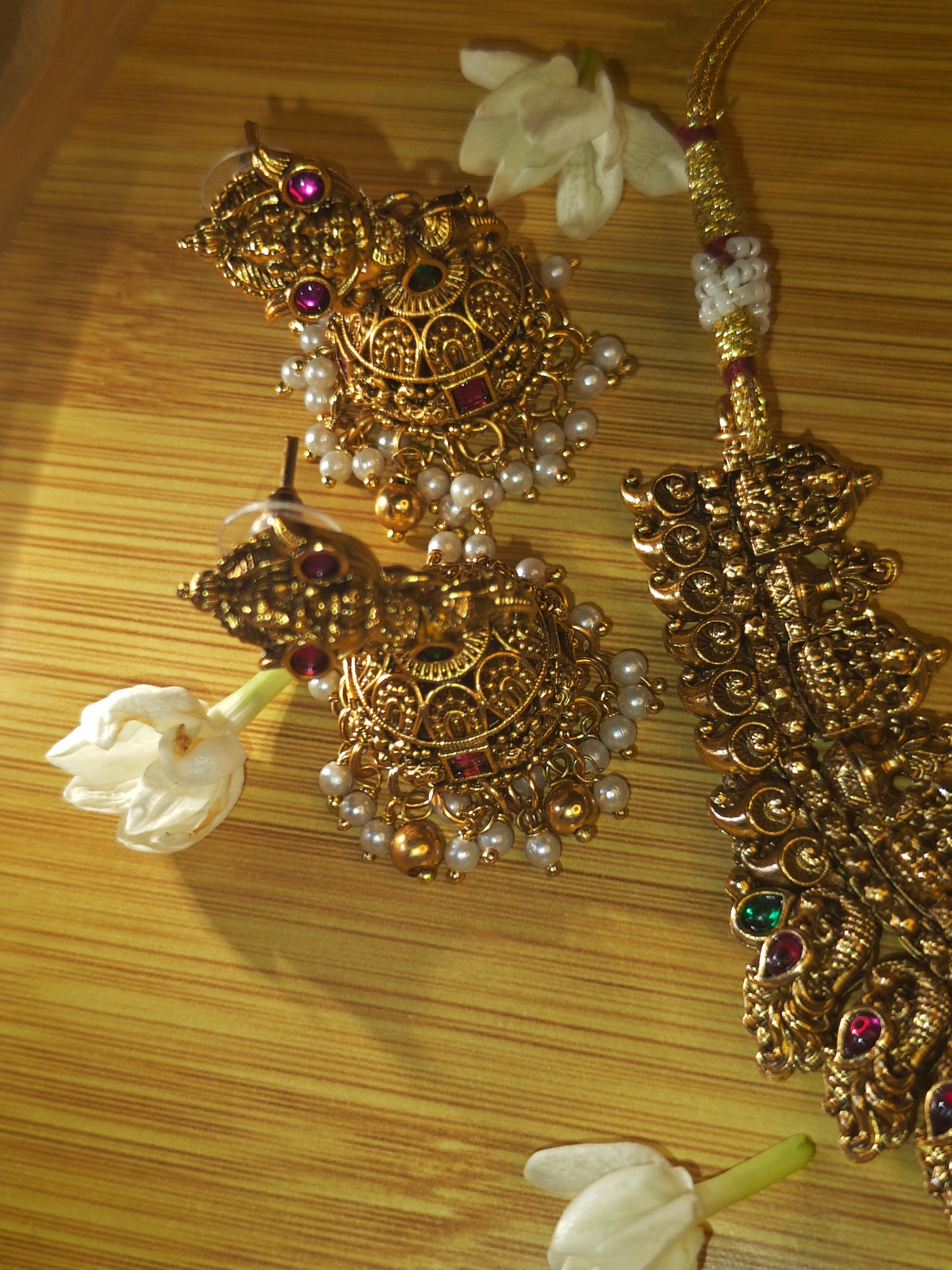 Lakshmi Necklace with earrings