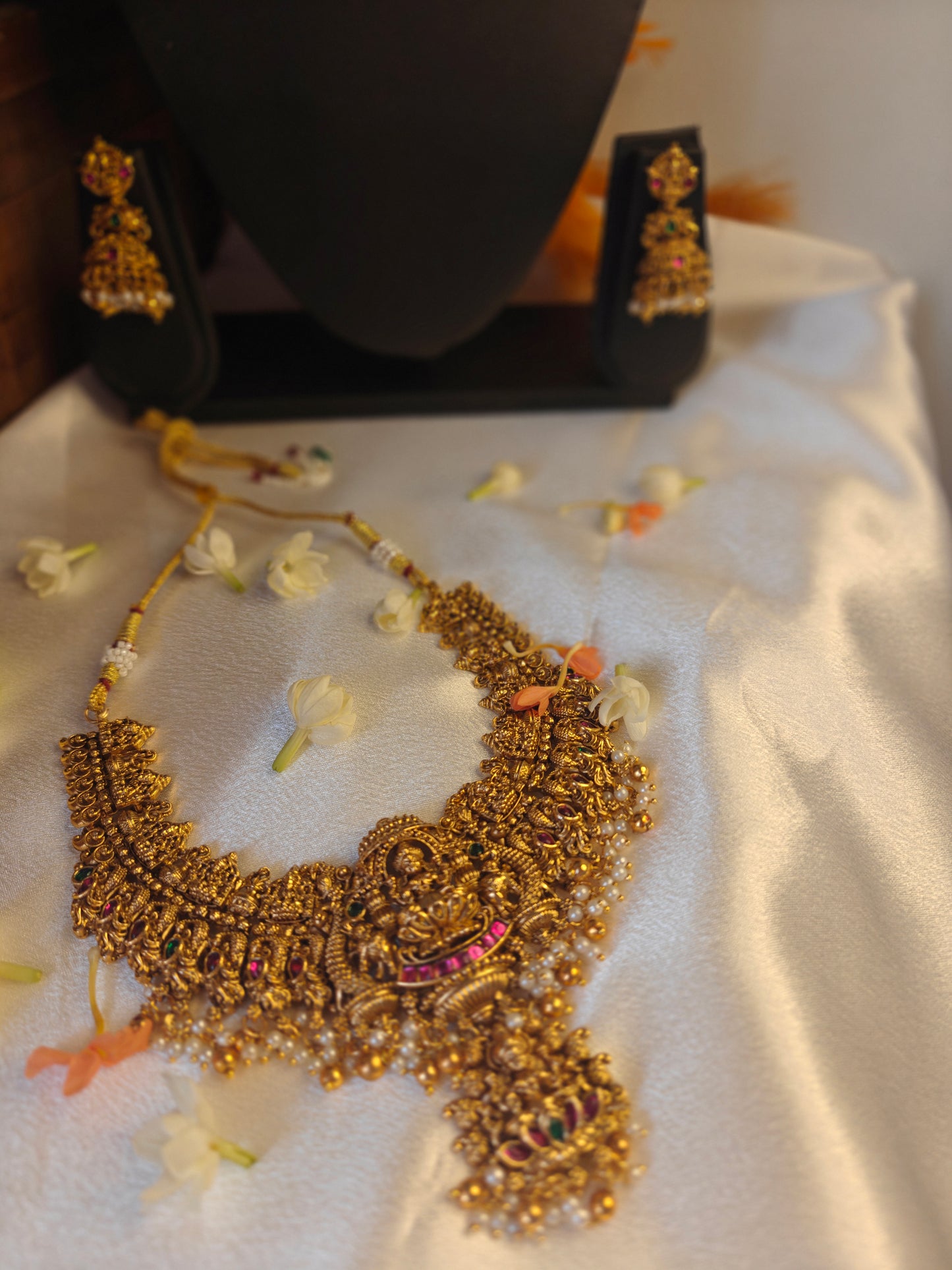 Lakshmi Necklace with earrings