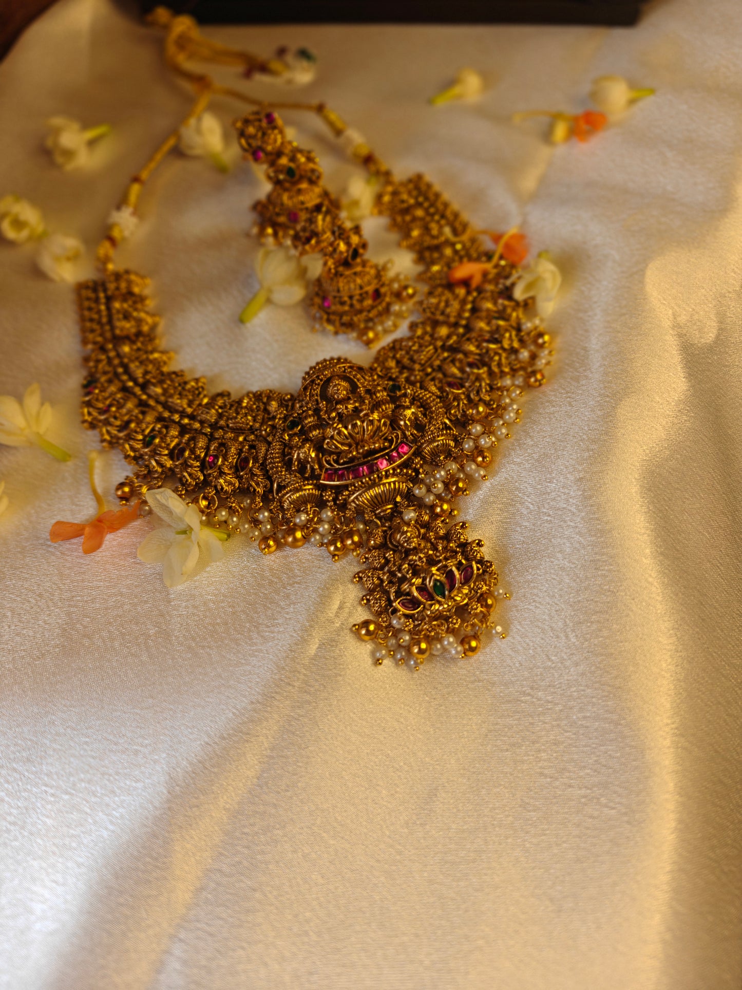 Lakshmi Necklace with earrings